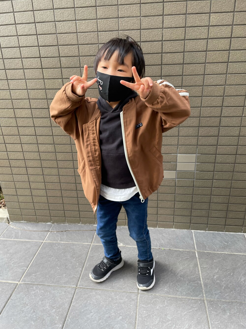 「男の子、休日スタイル、秋服、西松屋、プチプラコーデ、プチプラ」｜「akanorenのアイテム（パーカー、ブラック系）」を使った、®︎etasさん（キッズ・110cm）の秋コーディネートの2枚目の写真