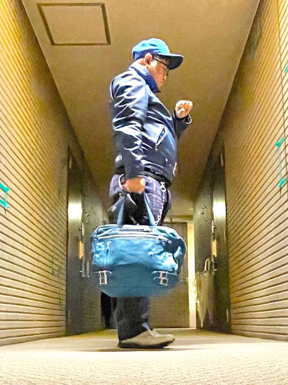 「undercover、supreme、peel&lift、COLEMAN」｜「UNDERCOVERのMUU9H01-1（キャップ、ブルー系）」を使った、muneさん（メンズ・165cm）の冬コーディネートの3枚目の写真