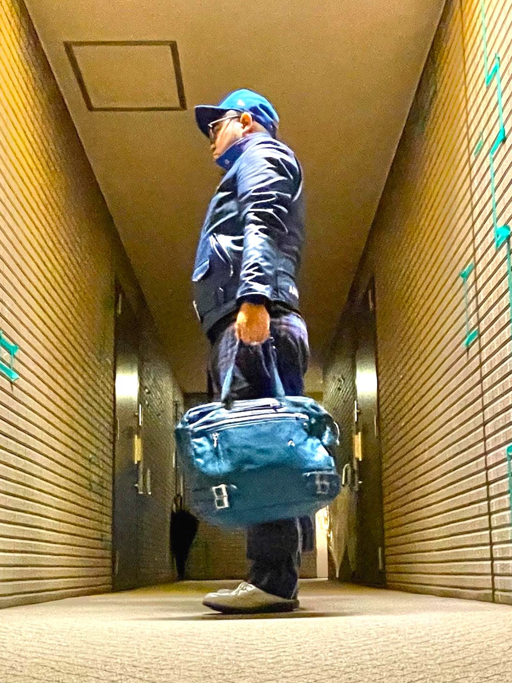 「undercover、supreme、peel&lift、COLEMAN」｜「UNDERCOVERのMUU9H01-1（キャップ、ブルー系）」を使った、muneさん（メンズ・165cm）の冬コーディネートの4枚目の写真