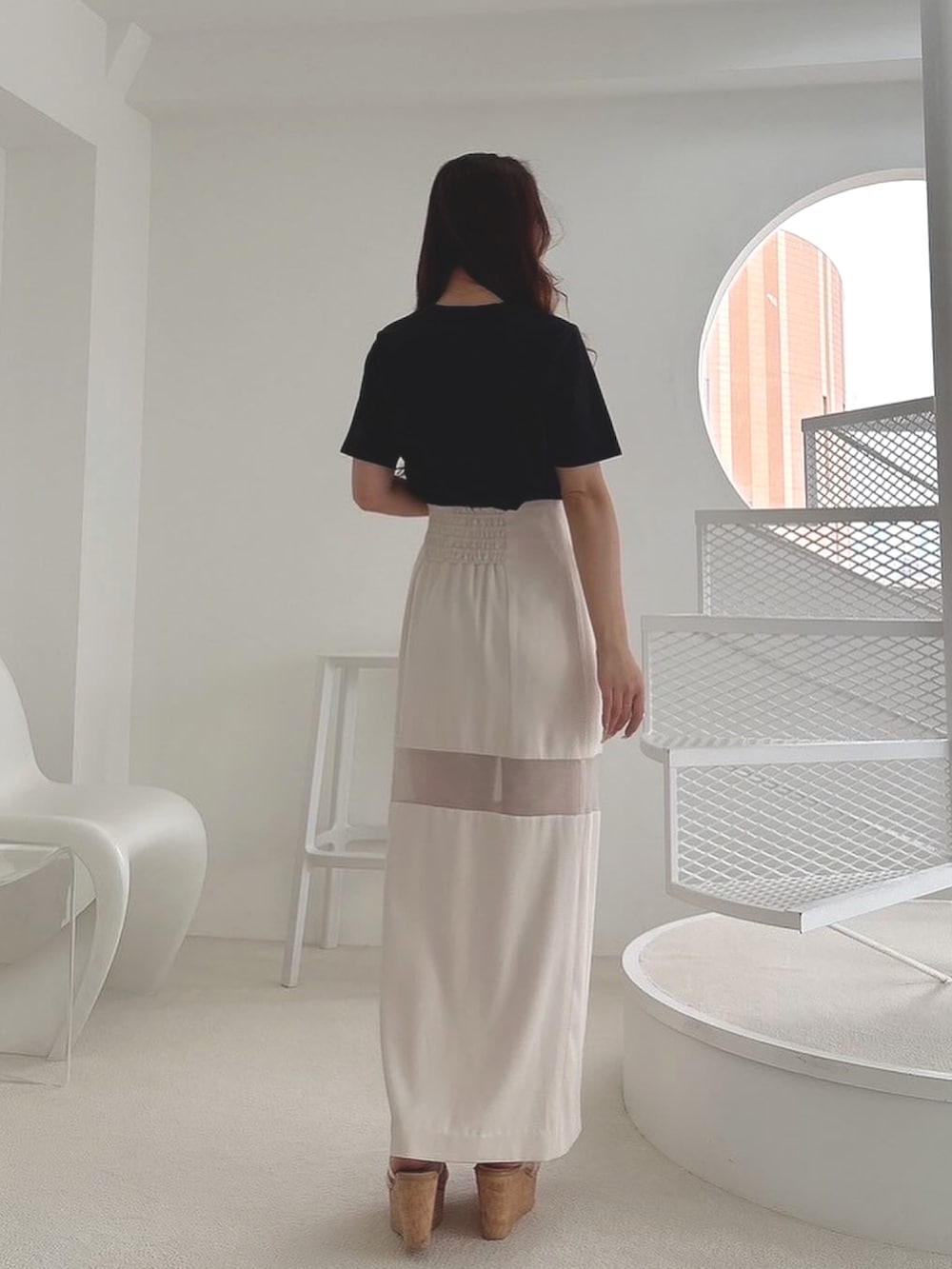 「MERCURYDUOのパネルシアー切替ナロースカート（スカート、ピンク系）」を使った、mikaさん（レディース・155cm）の春コーディネートの3枚目の写真