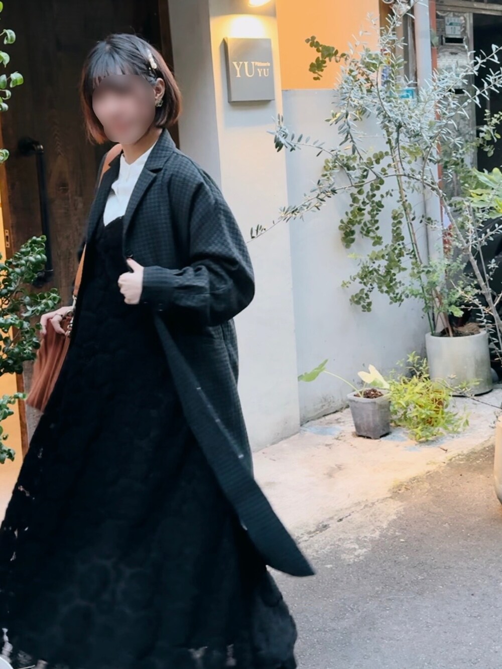 「低身長コーデ、秋冬コーデ、大人カジュアル」｜「Rootyのアイテム（ショルダーバッグ、オレンジ系）」を使った、𝓐𝓸𝓲さん（レディース・152cm）の秋コーディネートの3枚目の写真