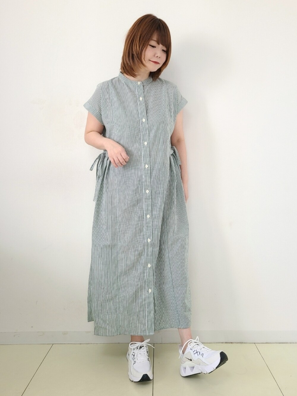 「URLab、URBAN RESEARCH、urban research lab、はじめましてコーデ」｜「UR Lab.の『UR TECH Smart Linen Touch』ウエストタックフレンチワンピース（ワンピース、グリーン系）」を使った、パン粉さん（レディース・151cm）の春コーディネートの3枚目の写真