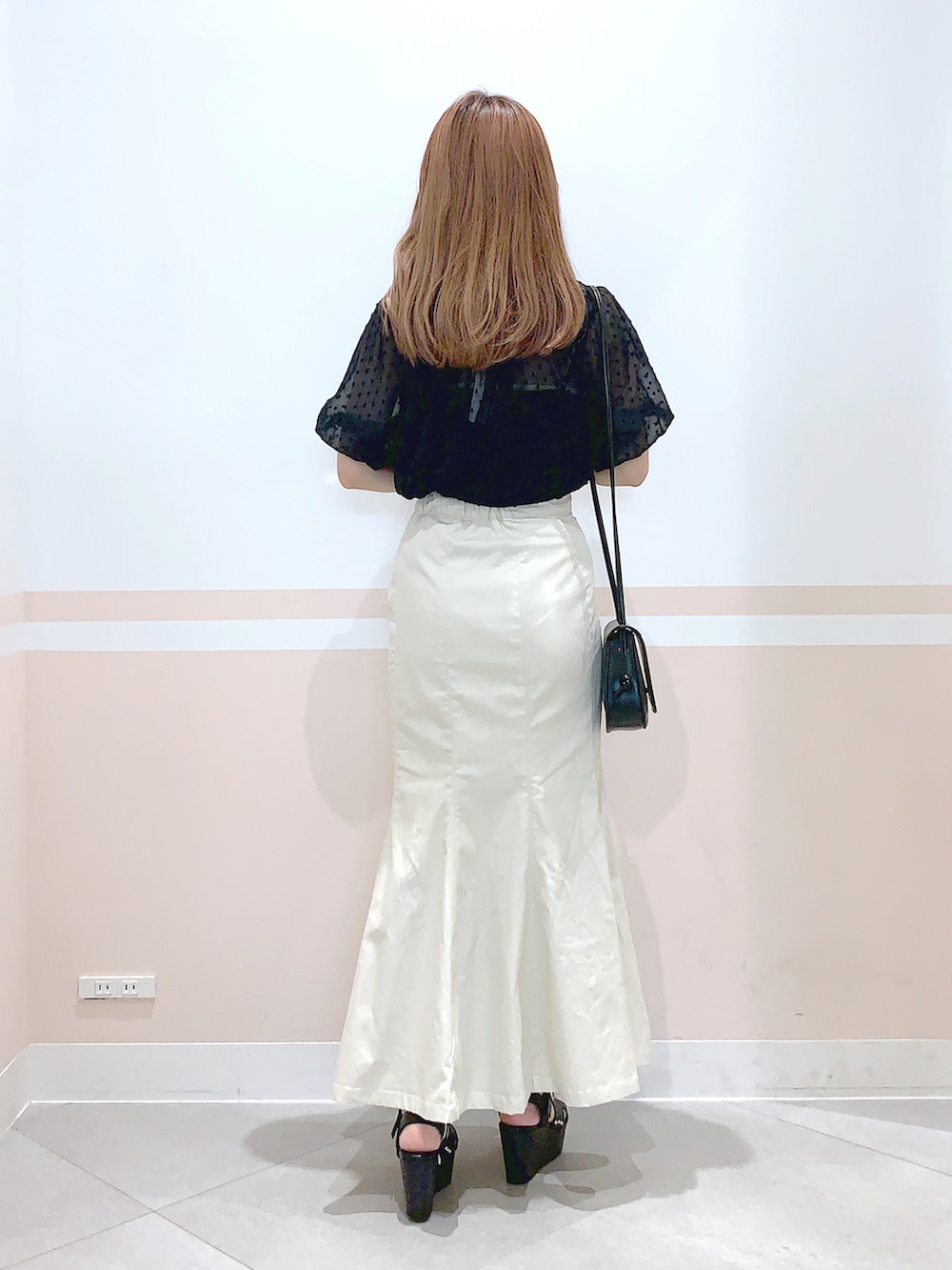「Heather、へザー、低身長コーデ、153cm、初秋コーデ、秋コーデ、ブラウス、ブラック、ドット、マーメイドスカート、キレイめ、大人ガーリー、秋服、モノトーン、低身長」｜「Heatherのドビーシフォンブラウス（半袖）　299106（シャツ/ブラウス、ブラック系）」を使った、kaeさん（レディース・153cm）の秋コーディネートの2枚目の写真