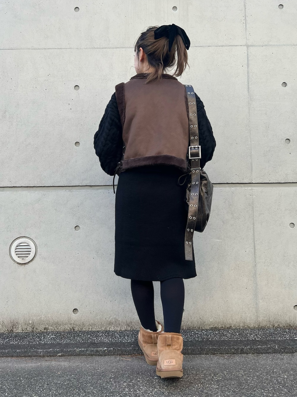 「似合うラボに行こう、今日のコスメと服、ショルダーバッグ、春アウター、ニット、デートコーデ、春コーデ、プチプラ、春服みてみて、セットアップ、ブーツ、レイヤードスタイル、ベスト、ワンピース、低身長コーデ」｜「Instagramやってます！のアイテム（その他、ホワイト系）」を使った、カフェ店長aoiさん（骨格ウェーブ・レディース・147cm）の春コーディネートの3枚目の写真