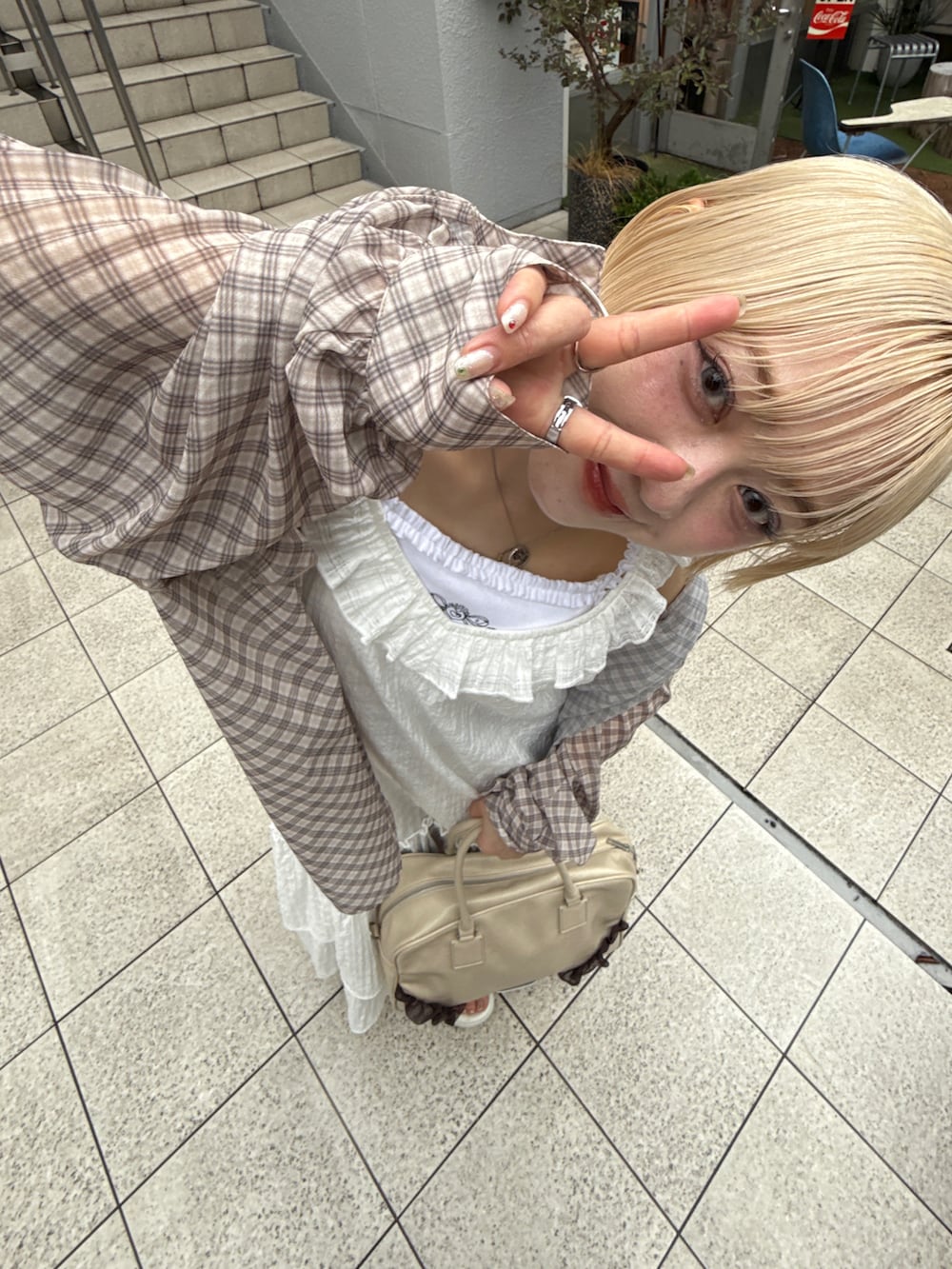 「ロングワンピース、ワンピース、ワンピースコーデ、低身長コーデ、低身長、ボストンバッグ、低身長女子、夏コーデ、ワンピーススタイル、休日スタイル、淡色コーデ、サンダル、チェック、シアートップス」｜「Instagramやってます！のアイテム（その他、ホワイト系）」を使った、カフェ店長aoiさん（レディース・147cm）の夏コーディネートの5枚目の写真