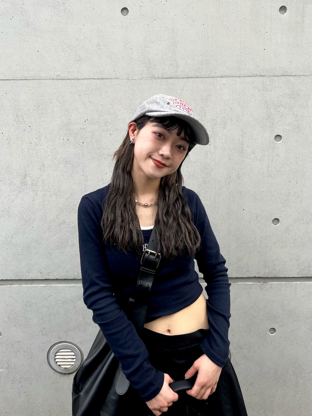 「プチプラ、キャップ、ミニスカート、ジャケット、きれいめカジュアル、休日スタイル、スポーツミックス、韓国ファッション、低身長コーデ、スニーカー、厚底シューズ、低身長、初夏コーデ、お出かけコーデ、おでかけコーデ」｜「Instagramやってます！のアイテム（その他、ホワイト系）」を使った、カフェ店長aoiさん（骨格ウェーブ・レディース・147cm）の春コーディネートの2枚目の写真