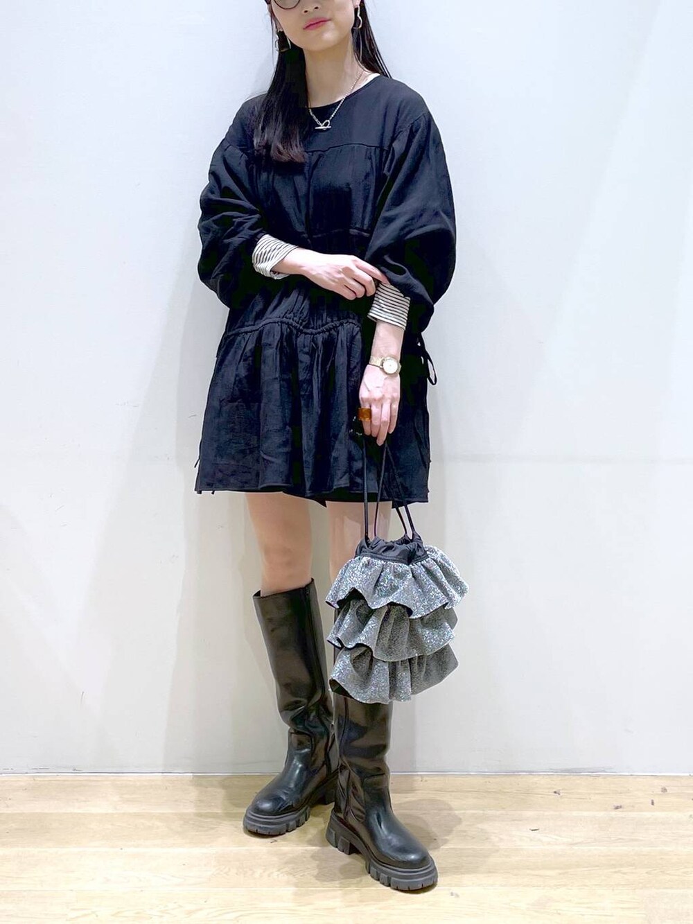 「カジュアル、メンズライク、休日コーデ、楽ちんコーデ、夏コーデ、体型カバー、着痩せ、高見え、きれいめ、LAKOLE、着痩せ・細見え、春コーデ、ブーツ、ショルダーバッグ、GLOBAL WORK」｜「LAKOLEのステンレスミックスマンテルネックレス2 / 114223（ネックレス、その他）」を使った、みーやん。さん（レディース・161cm）の春コーディネートの9枚目の写真