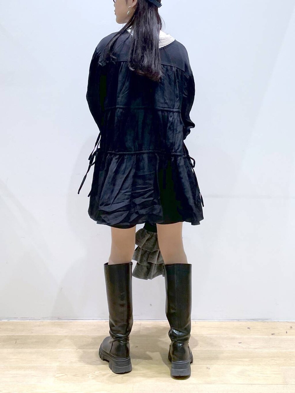 「カジュアル、メンズライク、休日コーデ、楽ちんコーデ、夏コーデ、体型カバー、着痩せ、高見え、きれいめ、LAKOLE、着痩せ・細見え、春コーデ、ブーツ、ショルダーバッグ、GLOBAL WORK」｜「LAKOLEのステンレスミックスマンテルネックレス2 / 114223（ネックレス、その他）」を使った、みーやん。さん（レディース・161cm）の春コーディネートの4枚目の写真