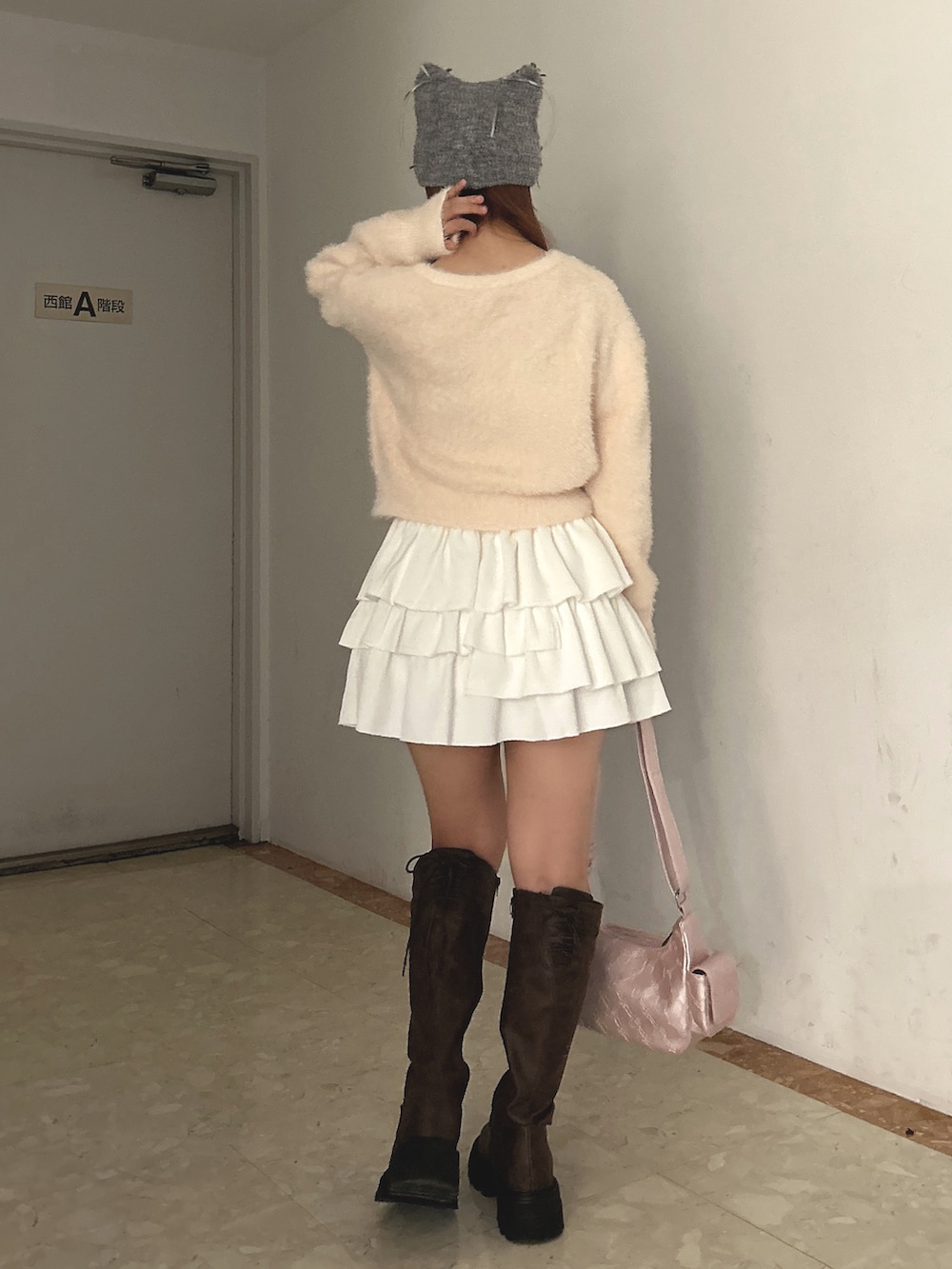 「おしゃ見えテクニック、ニット、秋コーデ、コラボ、サンリオ、キティちゃんコラボ、OLIVE des OLIVE、ガーリーコーデ、バレエコア、ガーリー、カーディガンコーデ、カーディガン、ブーツスタイル」｜「sanrioのHELLO KITTY ふわふわカーデ（カーディガン/ボレロ、ピンク系）」を使った、Sakuraさん（レディース・152cm）の秋コーディネートの4枚目の写真