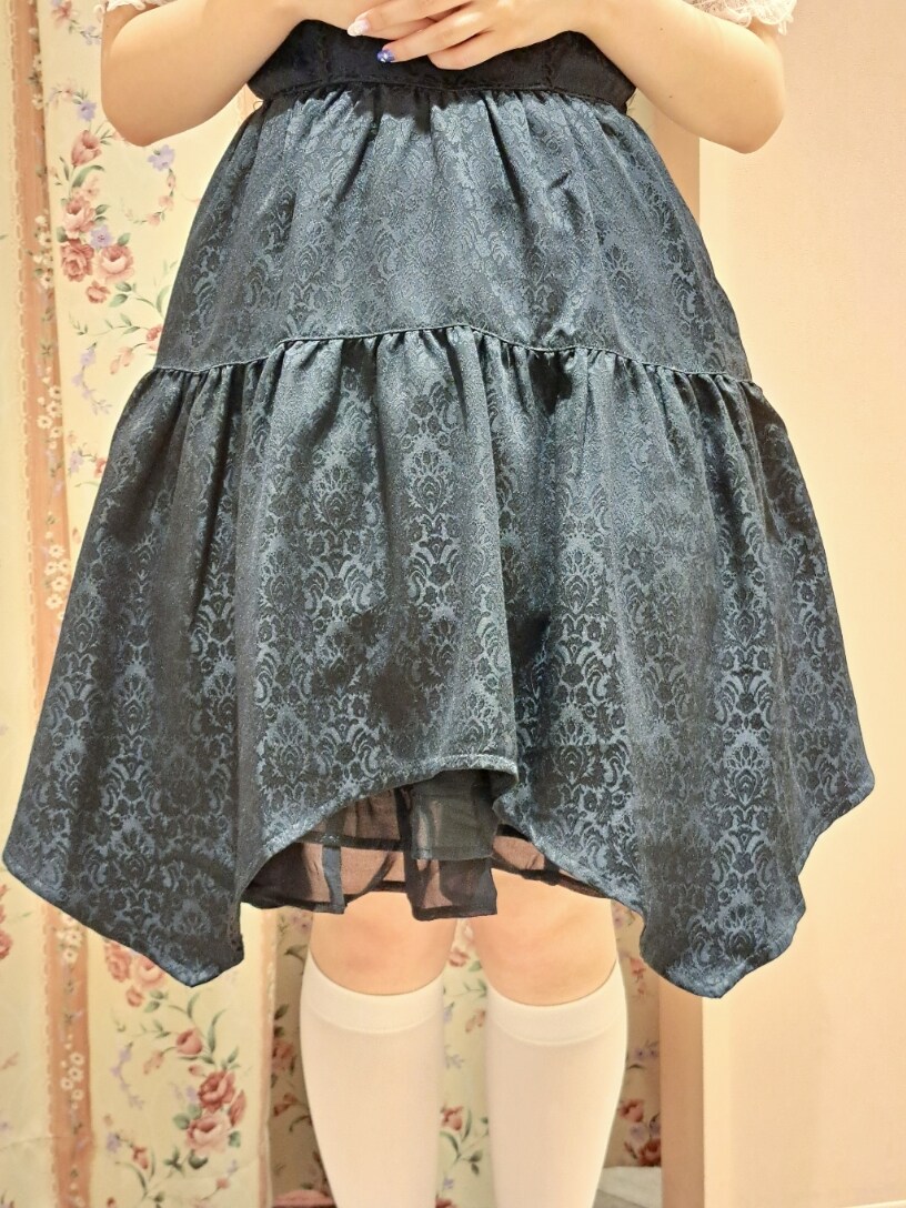 「axes femme、axes femme POETIQUE、148cm、休日スタイル、お出かけコーデ、モノトーン、ワンピース、ベレー帽」｜「axes femme POETIQUEのチャイナ釦サマーベレー（ハンチング/ベレー帽、ブラック系）」を使った、こだまさん（レディース・148cm）の夏コーディネートの5枚目の写真