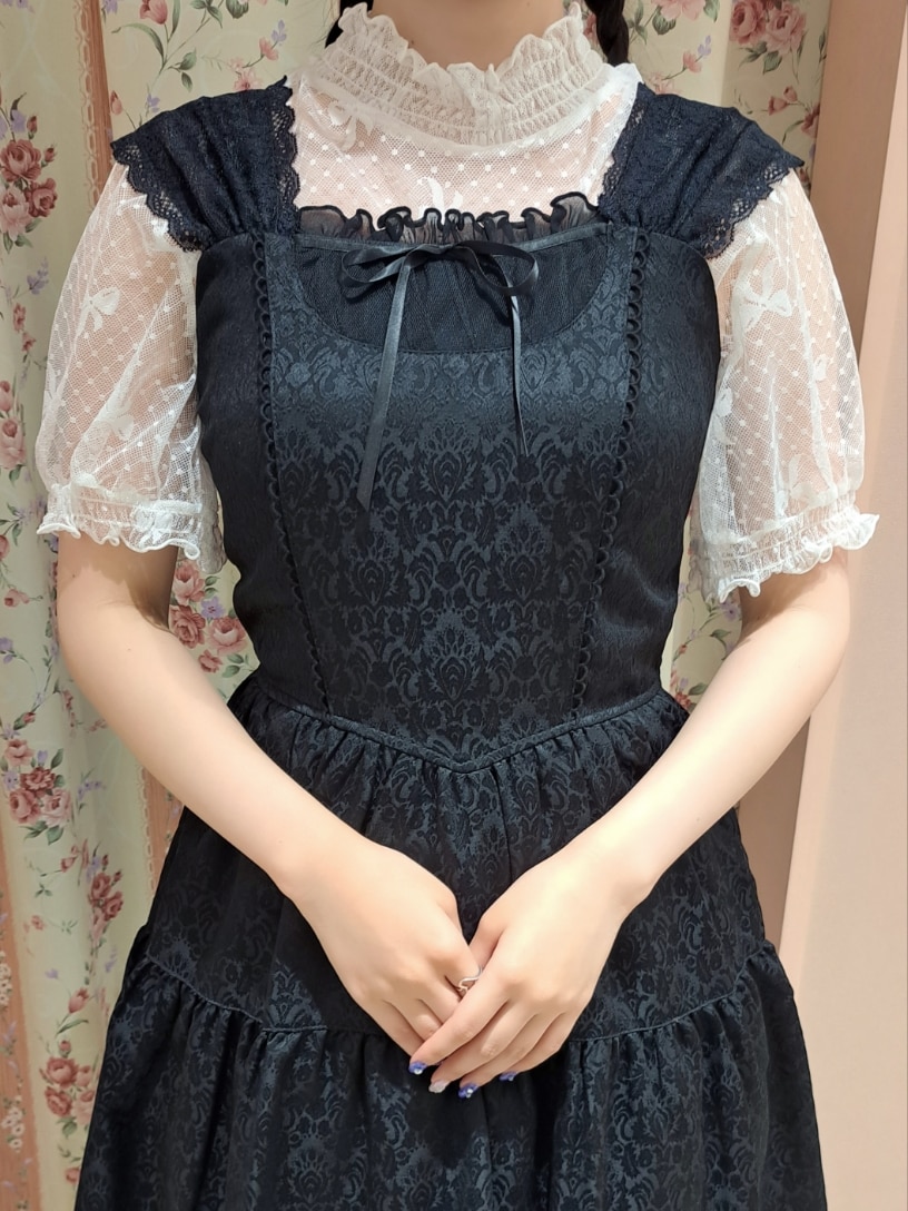 「axes femme、axes femme POETIQUE、148cm、休日スタイル、お出かけコーデ、モノトーン、ワンピース、ベレー帽」｜「axes femme POETIQUEのチャイナ釦サマーベレー（ハンチング/ベレー帽、ブラック系）」を使った、こだまさん（レディース・148cm）の夏コーディネートの4枚目の写真