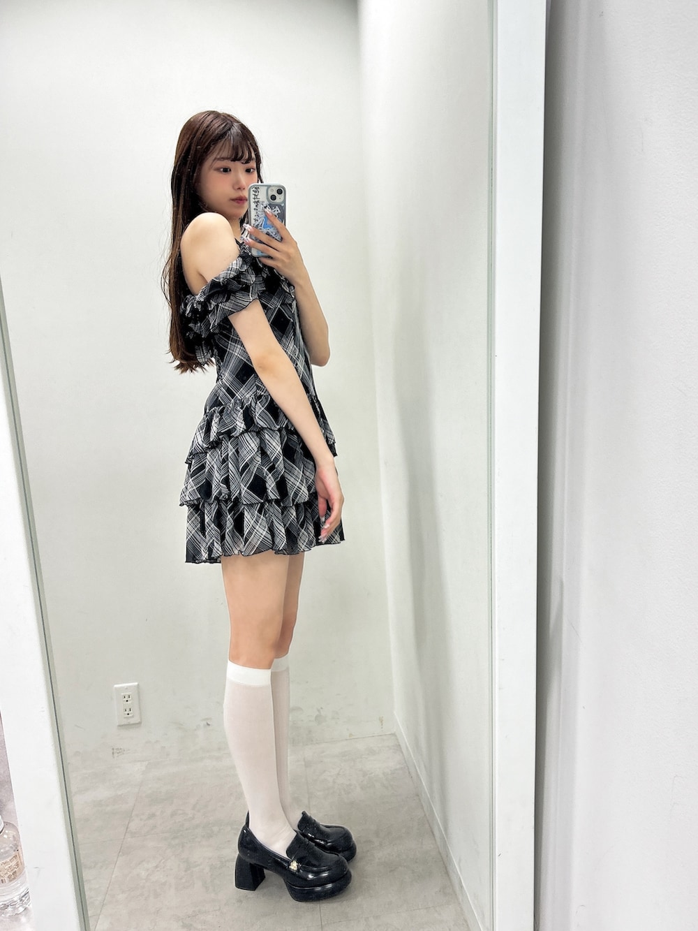 「OLIVE des OLIVEのエンブレム付きローファー（ローファー、ブラック系）」を使った、ᴋᴀɴᴀᴜさん（骨格ナチュラル・レディース・165cm）の夏コーディネートの3枚目の写真