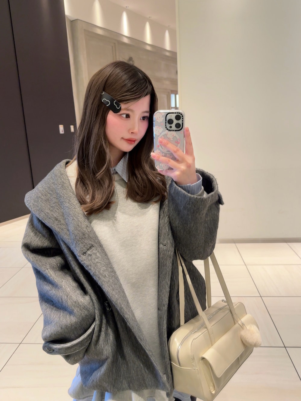 「春めき満開コーデ、春コーデ、GRL、グレイル、プチプラコーデ、プチプラ、春服コーデ、おでかけコーデ、大人ガーリー、いいね、save、フォローお願いします🤑」｜「Olu.のフリルレイヤードダンボールスウェット（スウェット、グレー系）」を使った、fu yuさん（レディース・160cm）の春コーディネートの2枚目の写真