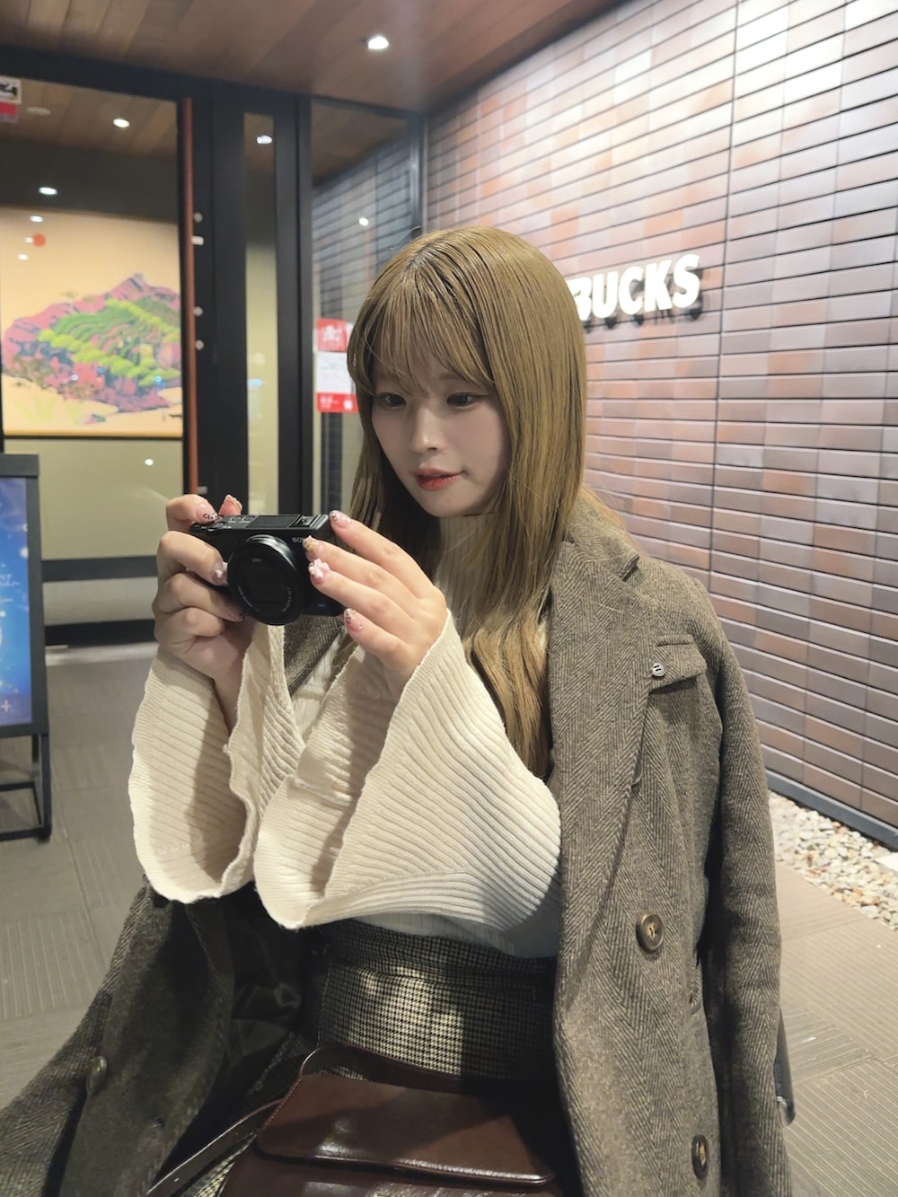 「ジャケット、淡色コーデ、秋冬コーデ、秋冬、おしゃれさんと繋がりたい、おでかけコーデ、秋のコーデ、骨格ストレート、ミニスカート、ブラウン、いいね、save、フォローお願いします🤑、大人かわいい、デート」｜「SHEINのアイテム（テーラードジャケット、ブラウン系）」を使った、fu yuさん（レディース・160cm）の秋コーディネートの2枚目の写真