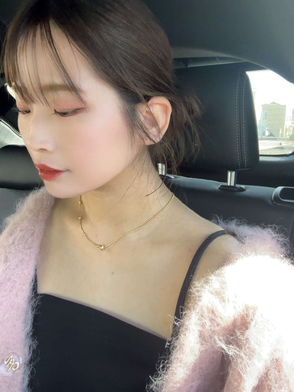 「重ね着ベストシーズン、今日のコスメと服、大人カジュアル、淡色コーデ、大人ガーリー、ピンク、ピンクコーデ、カーディガン、ニット、ブラックコーデ、休日スタイル、着回しコーデ、淡色女子、きれいめカジュアル」｜「muguetのpointe mohair knit cardigan（カーディガン/ボレロ、ピンク系）」を使った、fu yuさん（レディース・160cm）の秋コーディネートの2枚目の写真
