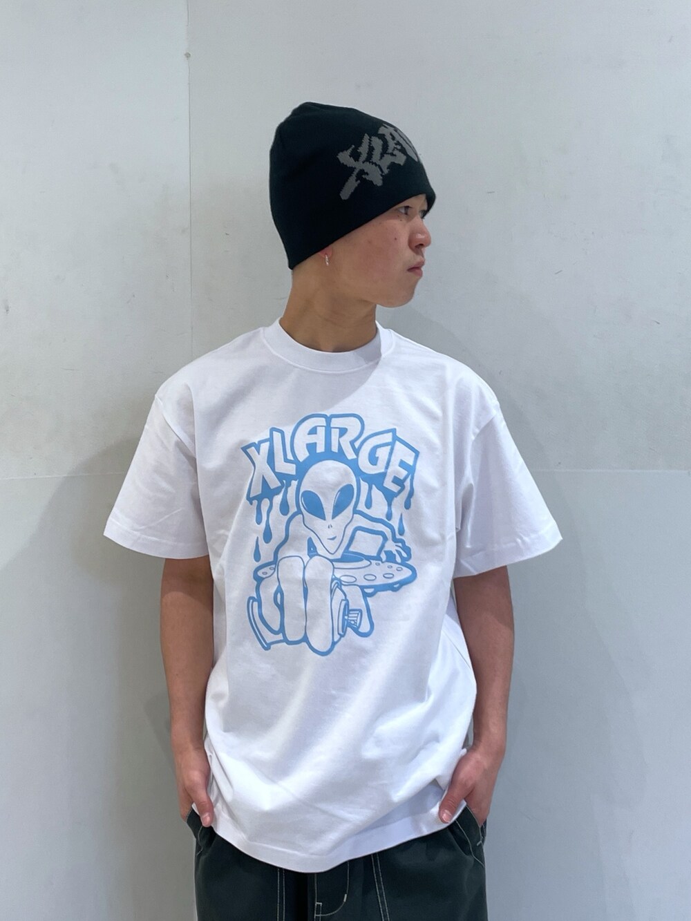 「XLARGE、XLARGE原宿」｜「XLARGEのSTITCHED EASY BAKER PANTS（その他パンツ、グリーン系）」を使った、Xlarge_Willyさん（メンズ・165cm）の春コーディネートの5枚目の写真
