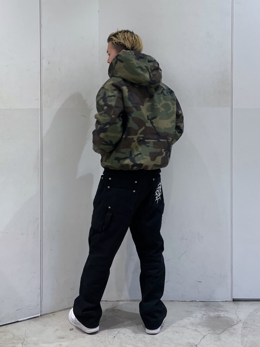 「XLARGE」｜「XLARGEのDICE HOODED WORK JACKET（ブルゾン、その他）」を使った、Xlarge_Willyさん（メンズ・165cm）の冬コーディネートの3枚目の写真
