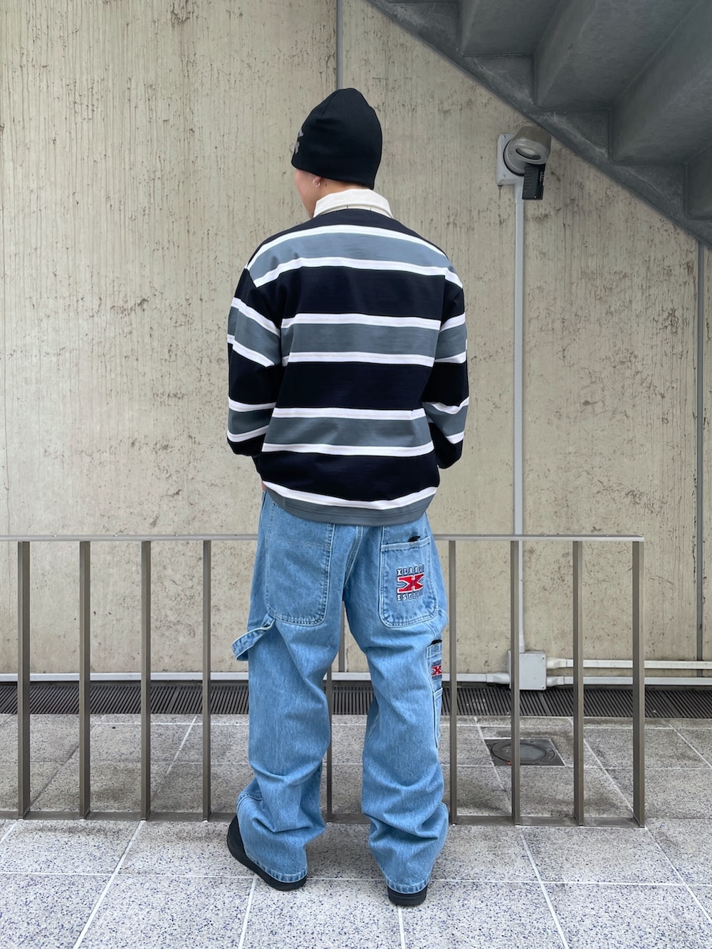 「XLARGE、XLARGE原宿」｜「XLARGEのGRAFFITI LOGO SINGLE BEANIE（ニットキャップ/ビーニー、ブラック系）」を使った、Xlarge_Willyさん（メンズ・165cm）の春コーディネートの3枚目の写真