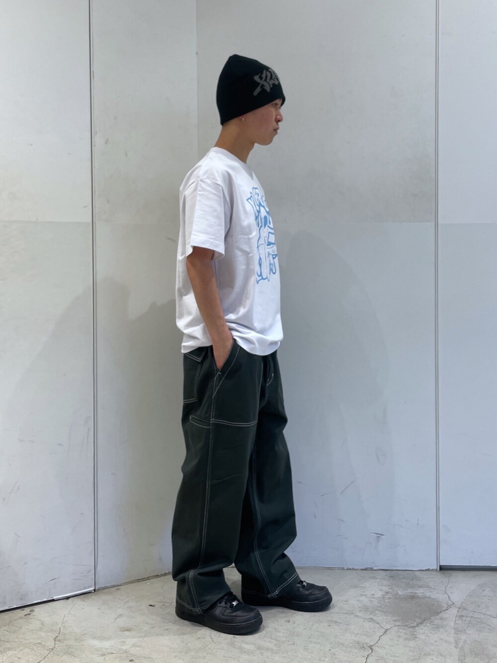 「XLARGE、XLARGE原宿」｜「XLARGEのSTITCHED EASY BAKER PANTS（その他パンツ、グリーン系）」を使った、Xlarge_Willyさん（メンズ・165cm）の春コーディネートの2枚目の写真
