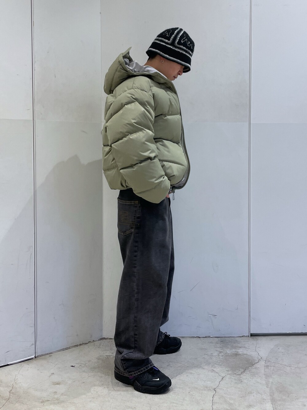 「XLARGE、XLARGE原宿、xlarge＿snap、xlargejp」｜「XLARGEのCROCHET BELL HAT（ハット、ブラック系）」を使った、Xlarge_Willyさん（メンズ・165cm）の冬コーディネートの3枚目の写真