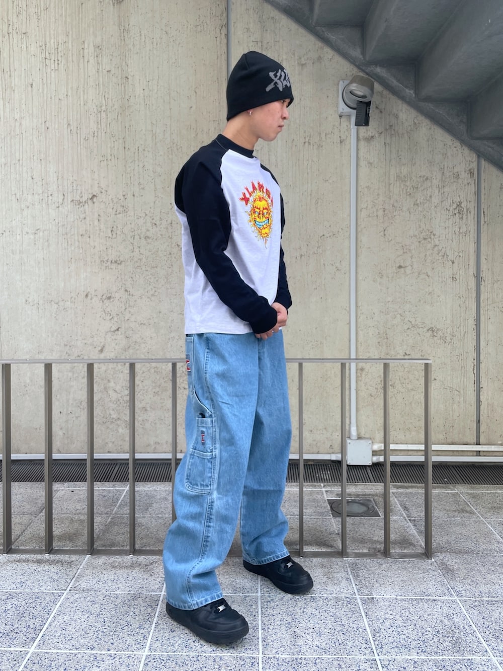 「XLARGE、XLARGE原宿」｜「XLARGEのGRAFFITI LOGO SINGLE BEANIE（ニットキャップ/ビーニー、ブラック系）」を使った、Xlarge_Willyさん（メンズ・165cm）の春コーディネートの2枚目の写真