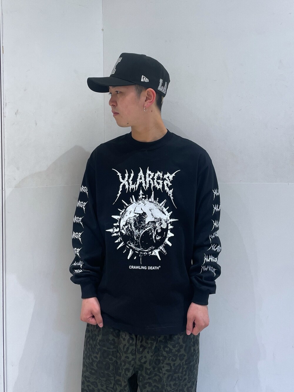 「XLARGE、XLARGE原宿」｜「XLARGEのXLARGE×Crawling Death REMEMBER DEATH L/S TEE（Tシャツ/カットソー、ブラック系）」を使った、Xlarge_Willyさん（メンズ・165cm）の春コーディネートの5枚目の写真