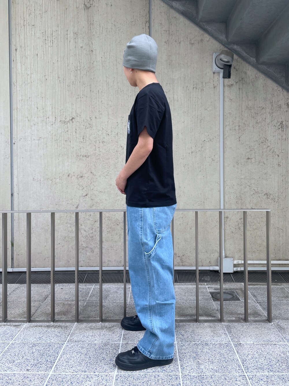 「XLARGE、XLARGE原宿」｜「XLARGEのPAINTER DENIM PANTS（デニムパンツ、ブルー系）」を使った、Xlarge_Willyさん（メンズ・165cm）の春コーディネートの4枚目の写真