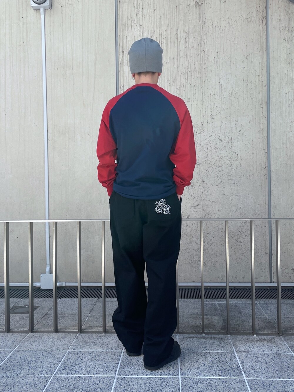 「XLARGE、XLARGE原宿」｜「XLARGEのGRAFFITI LOGO SINGLE BEANIE（ニットキャップ/ビーニー、グレー系）」を使った、Xlarge_Willyさん（メンズ・165cm）の春コーディネートの3枚目の写真