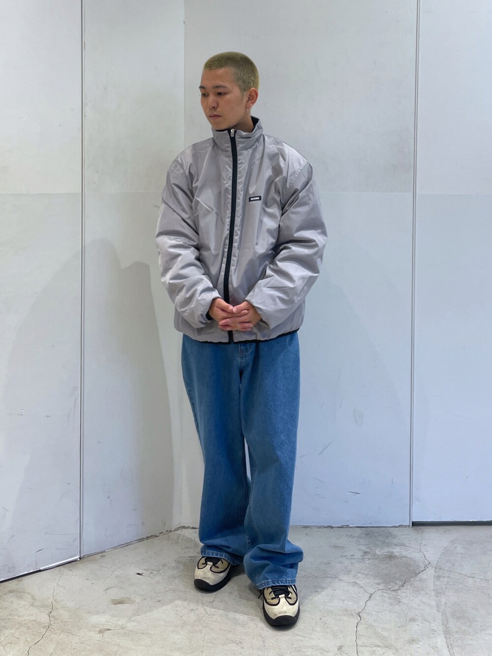 「カジュアルコーデ、秋コーデ、おしゃれさんと繋がりたい、メンズコーデ、ootd、ストリート、秋のコーデ、着回しコーデ、デニム、NIKE、メンズライク、XLARGE、xlarge、XLARGE原宿、xlargejp」｜「XLARGEのREVERSIBLE QUILTED JACKET（ブルゾン、ブラック系）」を使った、Xlarge_Willyさん（メンズ・165cm）の秋コーディネートの5枚目の写真
