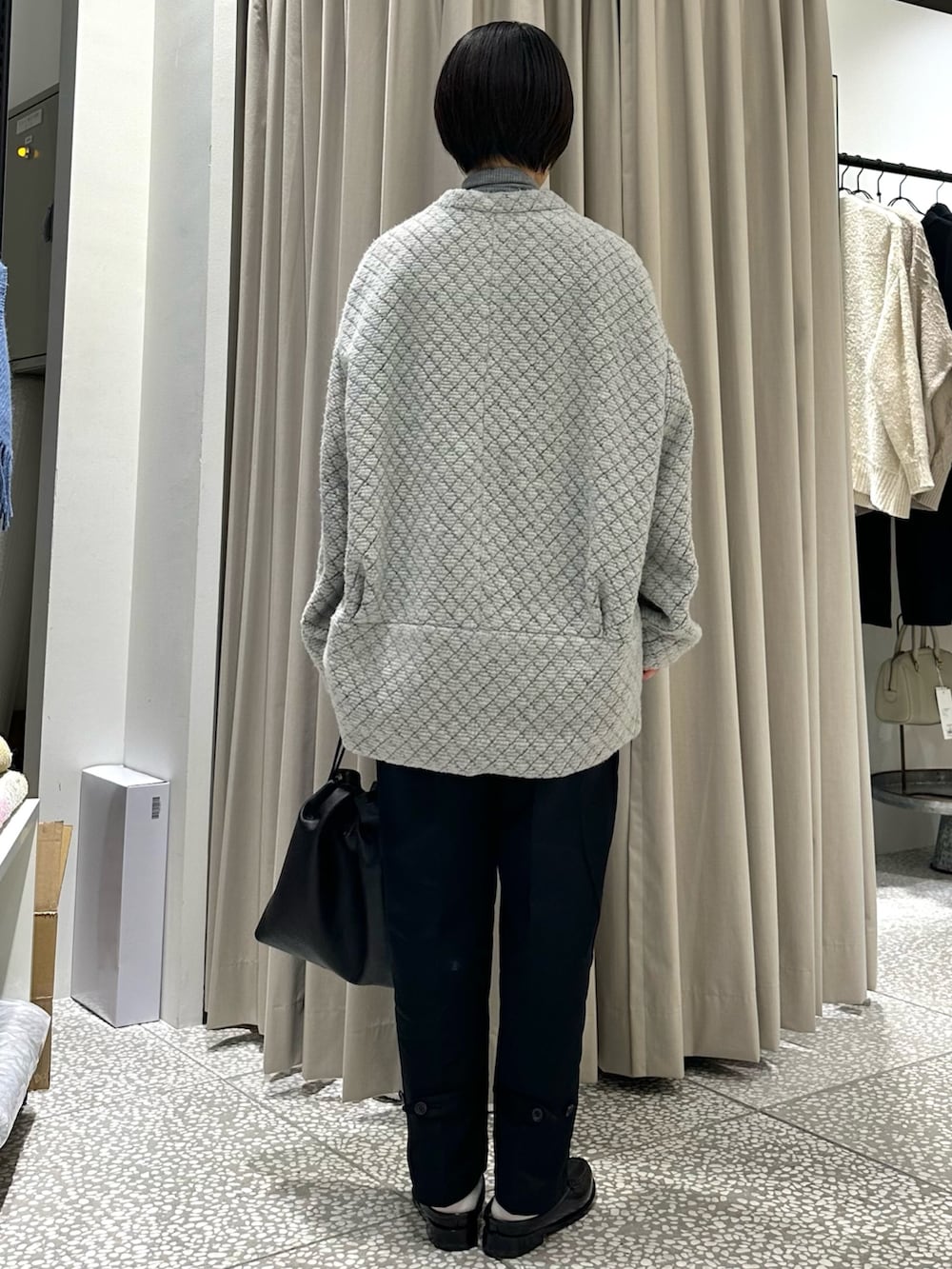 「collexのピュアウールリブタートルニット（ニット/セーター、グレー系）」を使った、yukariさん（レディース・159cm）の冬コーディネートの3枚目の写真