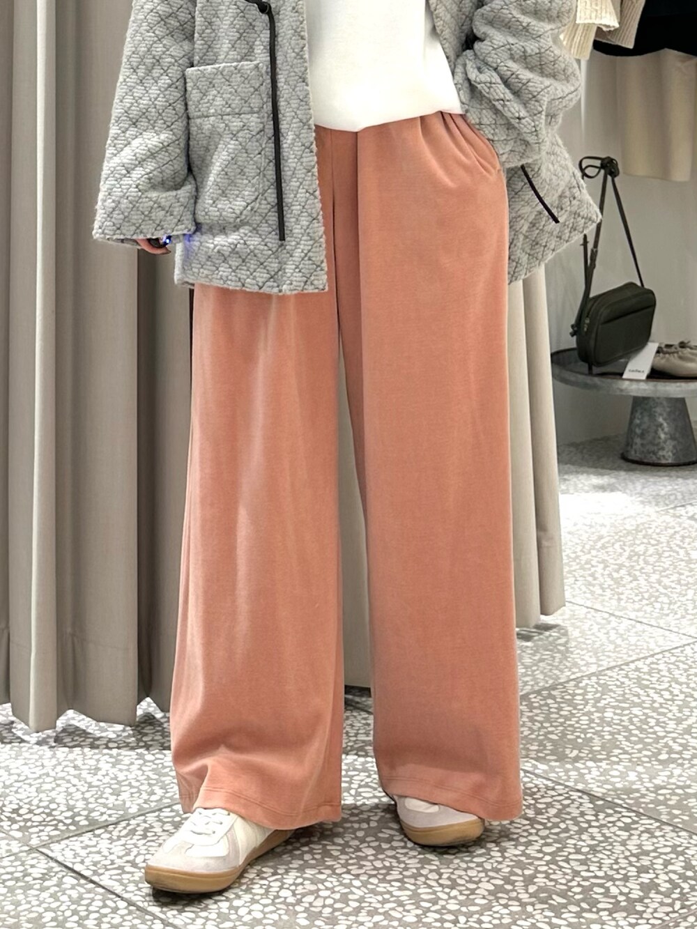 「collexのキルティングニットジャケット（その他アウター、グレー系）」を使った、yukariさん（レディース・159cm）の冬コーディネートの5枚目の写真