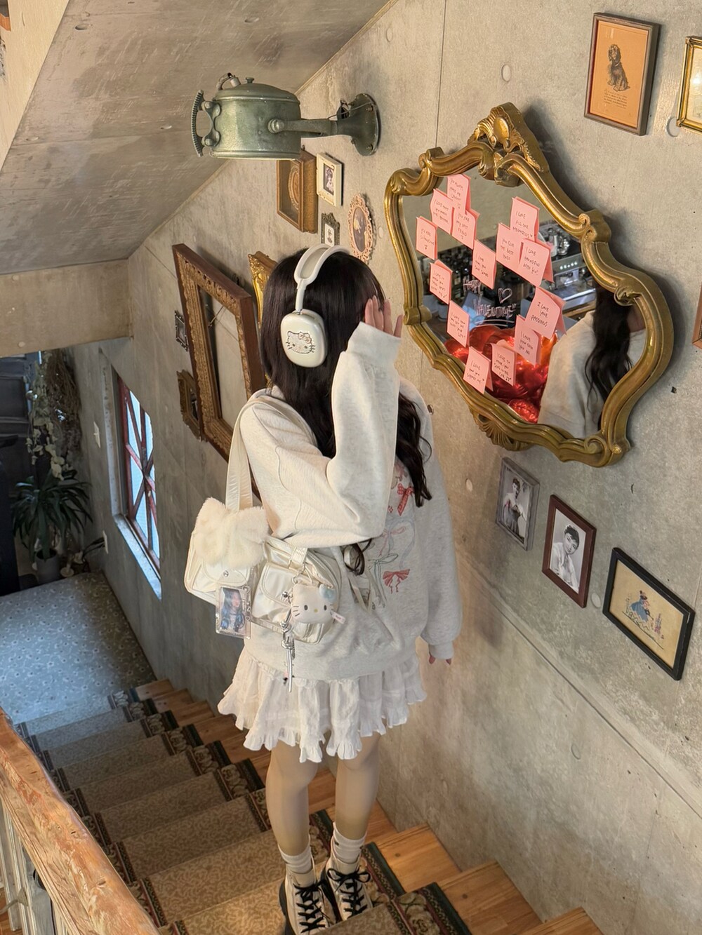 「今日のコーデ、ootd、リボン、韓国っぽ、スカートコーデ、おしゃれさんと繋がりたい、カフェ、WEARタイアップ」｜「sollonのflower short down jacket（ジャケット/アウター、ホワイト系）」を使った、mimini2さん（骨格ストレート・レディース・170cm）の冬コーディネートの2枚目の写真