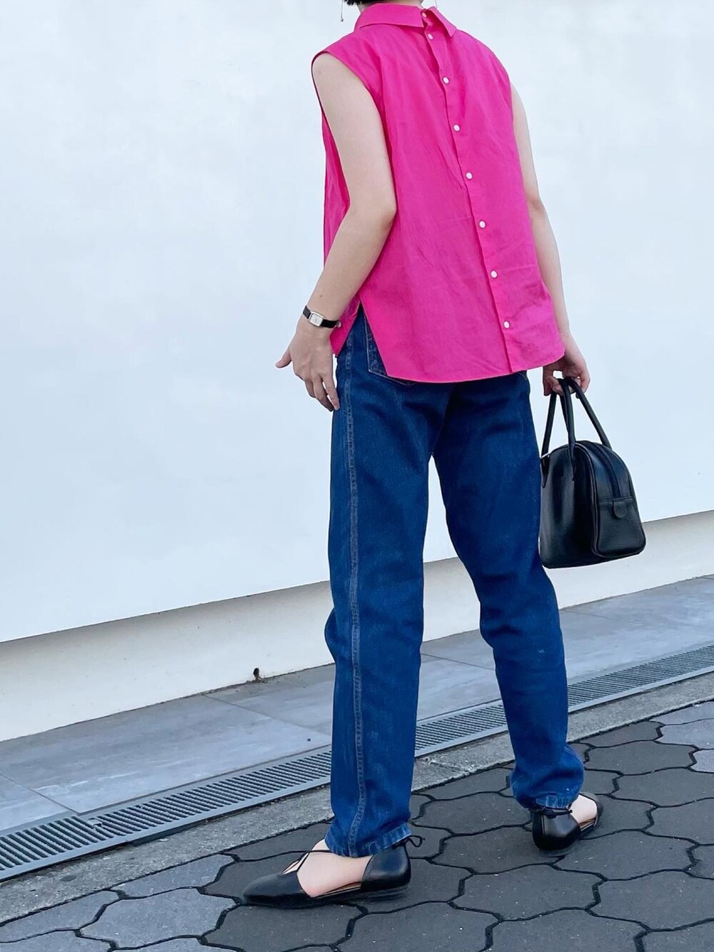 「MARNI、休日スタイル、きれいめカジュアル、パンツコーデ、夏コーデ、オトナカジュアル、レースアップシューズ、レザーサンダル、おしゃれさんと繋がりたい」｜「UNIQLOのMARNIコラボのブラウス（シャツ/ブラウス、ピンク系）」を使った、tororoさん（レディース・155cm）の夏コーディネートの2枚目の写真