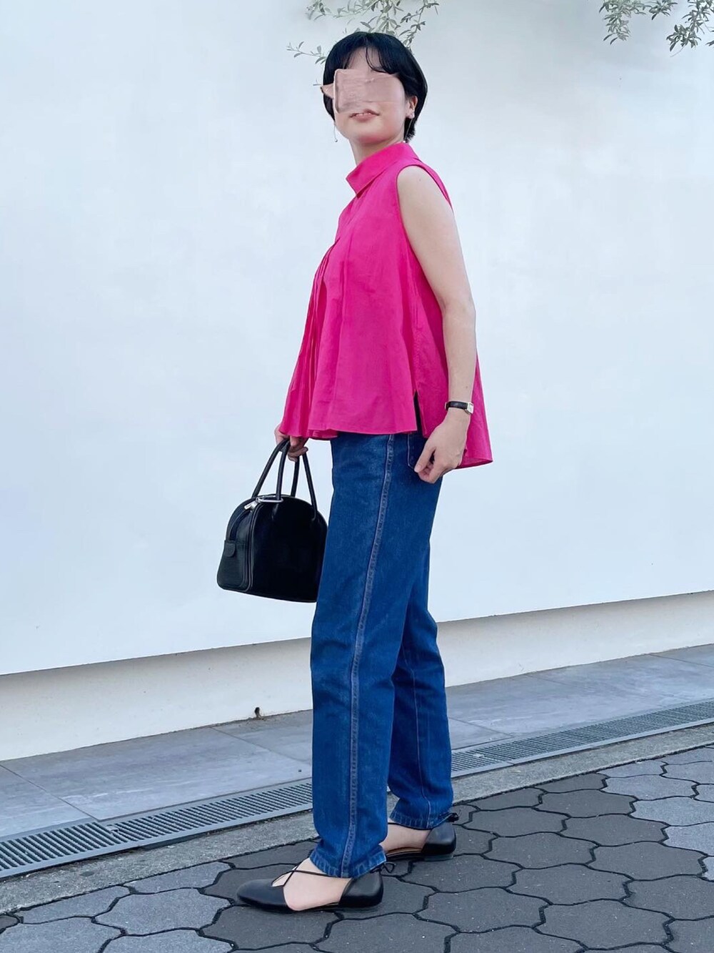 「MARNI、休日スタイル、きれいめカジュアル、パンツコーデ、夏コーデ、オトナカジュアル、レースアップシューズ、レザーサンダル、おしゃれさんと繋がりたい」｜「UNIQLOのMARNIコラボのブラウス（シャツ/ブラウス、ピンク系）」を使った、tororoさん（レディース・155cm）の夏コーディネートの3枚目の写真