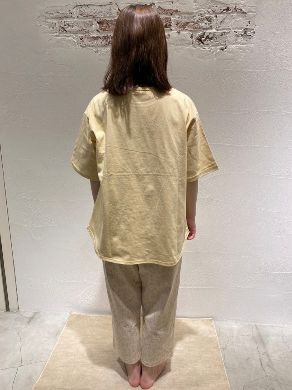 「SM2、Samansa Mos2、et grenie by samansa mos2」｜「Et grenier by Samansa Mos2のアイテム（ルームウェア、イエロー系）」を使った、suzuさん（レディース・160cm）の春コーディネートの4枚目の写真