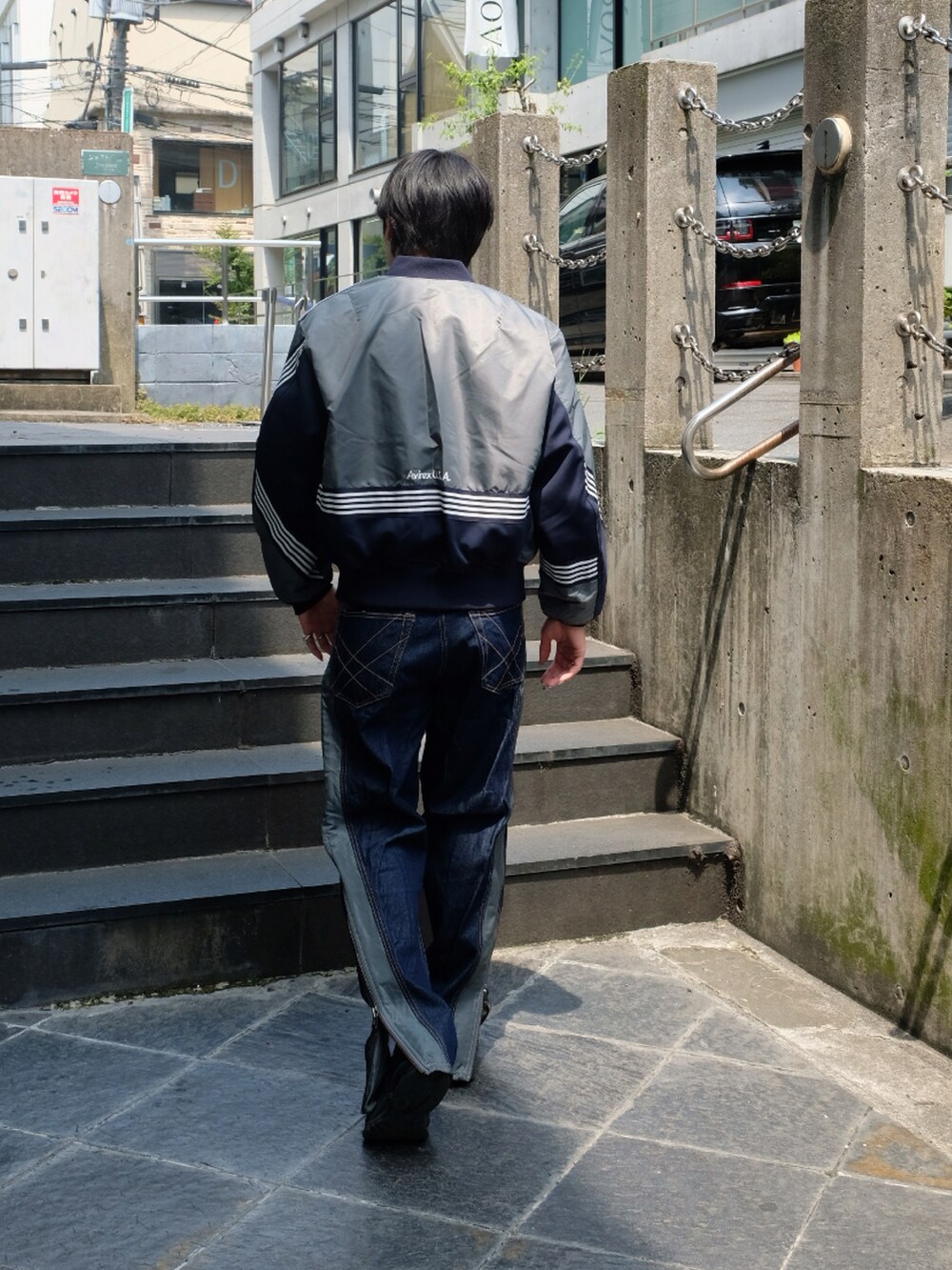 「デニム、MA-1、AVIREX、デニムパンツ、お出かけコーデ、今日のコーデ、秋コーデ、秋服準備はじめました、ファッションの力を信じよう、アツいコーデ全部見せ」｜「AVIREXの《CROSSOVER》MA-1 / MA-1 クロスオーバー / AVIREX / アヴィレックス（MA-1、グリーン系）」を使った、しんたろうさん（メンズ・172cm）の夏コーディネートの2枚目の写真