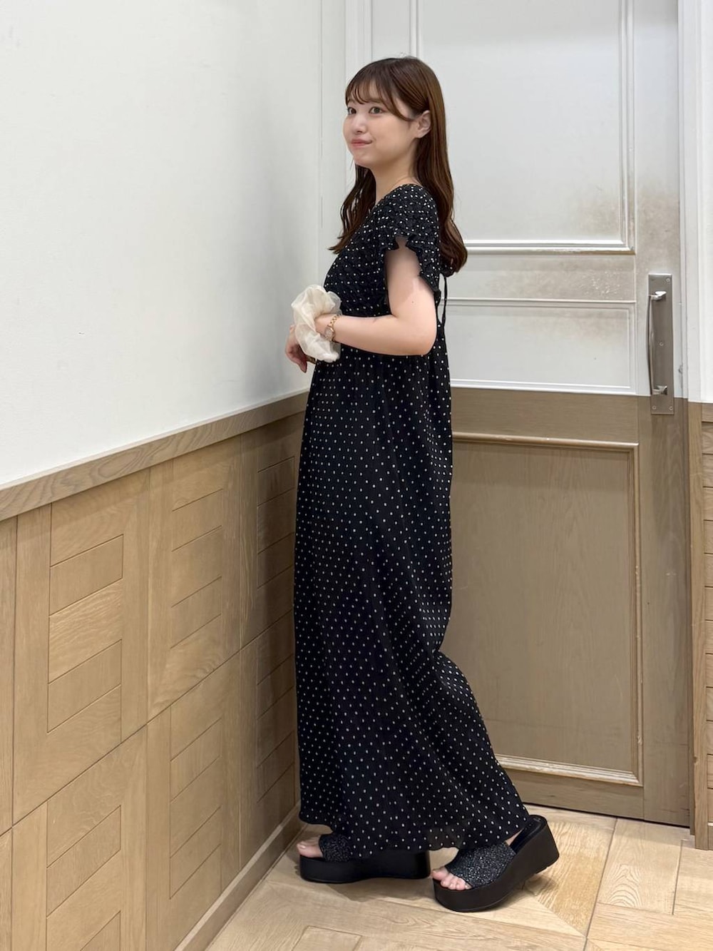 レディースの夏コーディネートの3枚目の写真