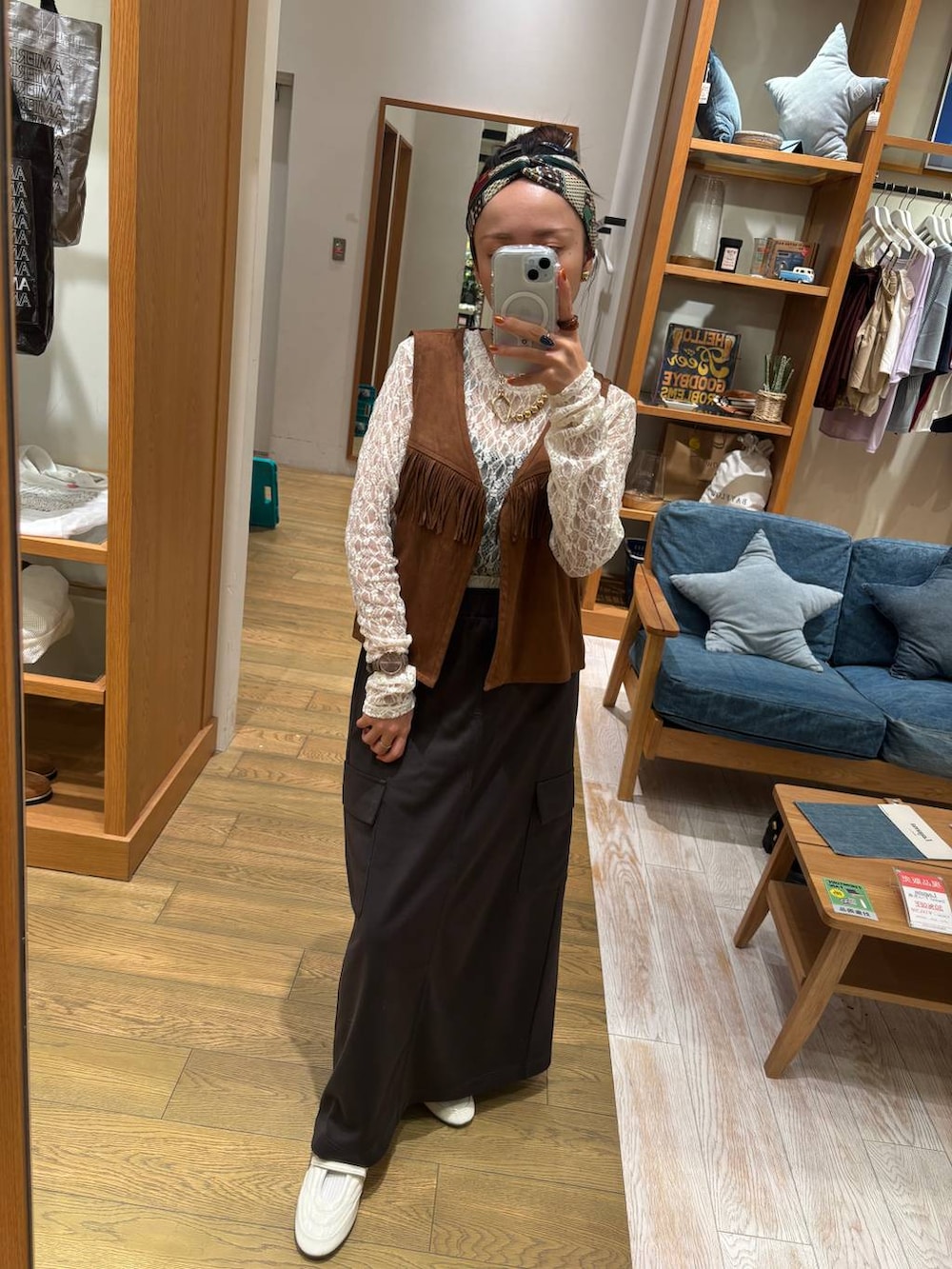 「カジュアル、低身長、差し色コーデ、休日コーデ、ママコーデ、きれいめ、アウトドア、ショルダーバッグ、BAYFLOW、ベスト」｜「bijorieの【bijorie】カップ付き モチモチコットンバッククロスキャミ／NEW BASIC series（インナーウェア/肌着、ブラック系）」を使った、しいぽ。さん（レディース・150cm）の夏コーディネートの3枚目の写真