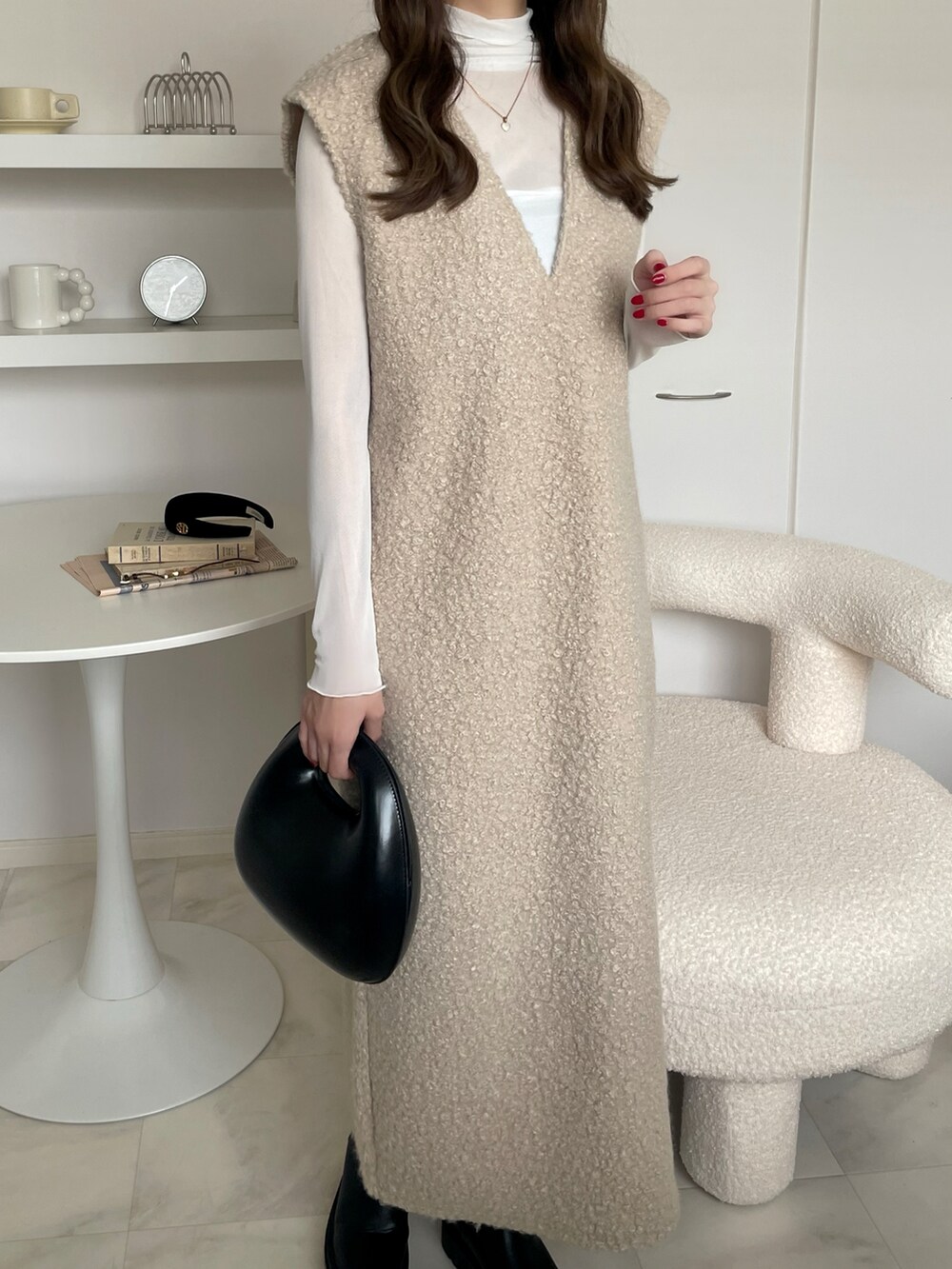 「クリスマスに着たい服、クラシカルエルフ、エルフコーデ、classicalelf、ワンピース、ワントーンコーデ、秋冬コーデ、ママコーデ、ママファッション、マタニティ、マタニティコーデ」｜「classicalelfのくるくる起毛がキュート。フェイクリングウールVネックジャンパースカート（ワンピース、ベージュ系）」を使った、rmrmrm0424さん（レディース・163cm）の冬コーディネートの3枚目の写真
