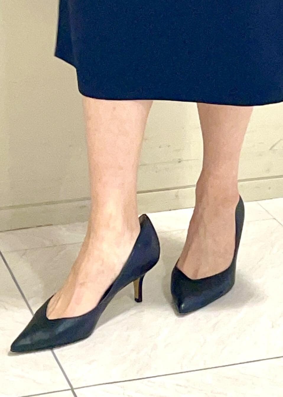 「マザー、ジャケット、セットアップ、ノーカラー、ツイード、ワンピース、パンプス、ROPÉ、通勤バッグ、セレモニー、オケージョン、スーツ、23AW秋の新作、スタイルアップ、洗える」｜「ROPE'のVカットポインテッドパンプス（パンプス、ブラック系）」を使った、yukiさん（レディース・160cm）の秋コーディネートの7枚目の写真