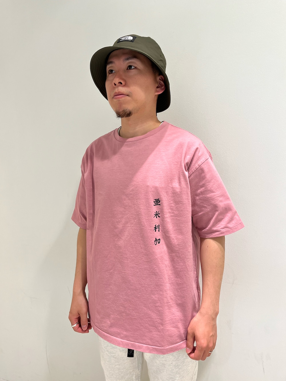 「BEAVER、MANASTASH、THE NORTH FACE、マナスタッシュ、keen、グラミチ、GRAMICCI、半袖シャツ、BEAVER名古屋、CAL O LINE」｜「MANASTASHのMANASTASH/マナスタッシュ/RIVER SHIRT '23（シャツ/ブラウス、ブラック系）」を使った、funatoさん（メンズ・166cm）の春コーディネートの3枚目の写真