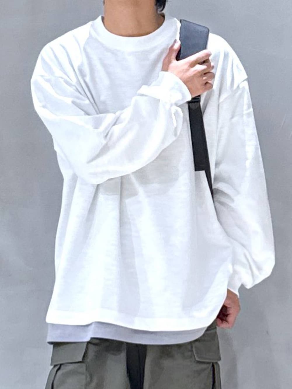 「LAKOLEのノースリーブカットソー / 283532（Tシャツ/カットソー、グレー系）」を使った、たろさん（メンズ・169cm）の秋コーディネートの3枚目の写真
