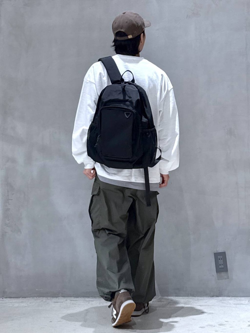 「LAKOLEのノースリーブカットソー / 283532（Tシャツ/カットソー、グレー系）」を使った、たろさん（メンズ・169cm）の秋コーディネートの2枚目の写真
