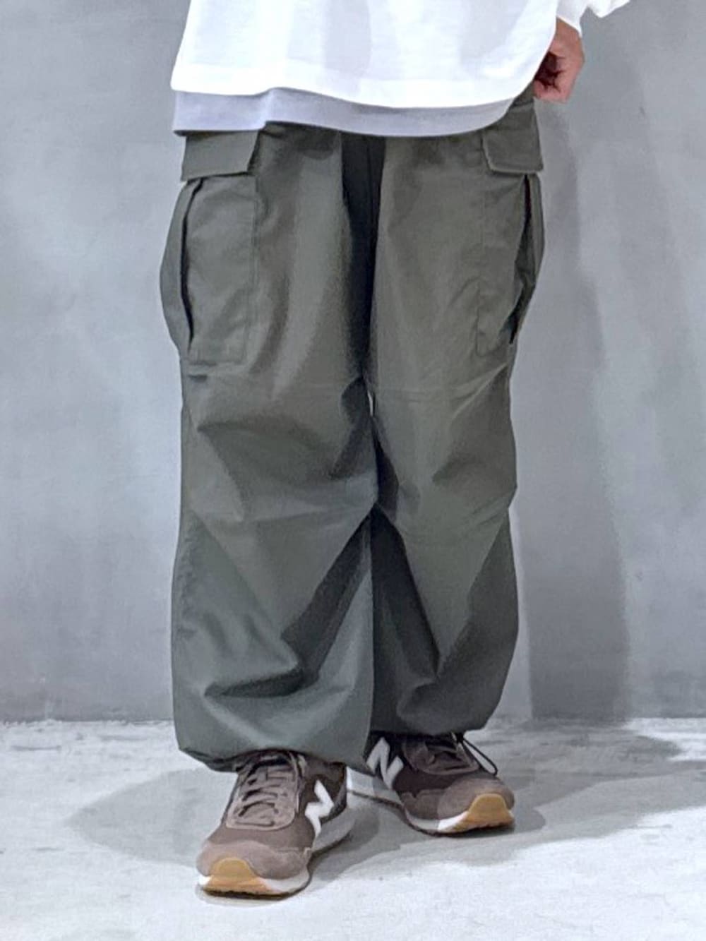 「LAKOLEのノースリーブカットソー / 283532（Tシャツ/カットソー、グレー系）」を使った、たろさん（メンズ・169cm）の秋コーディネートの4枚目の写真