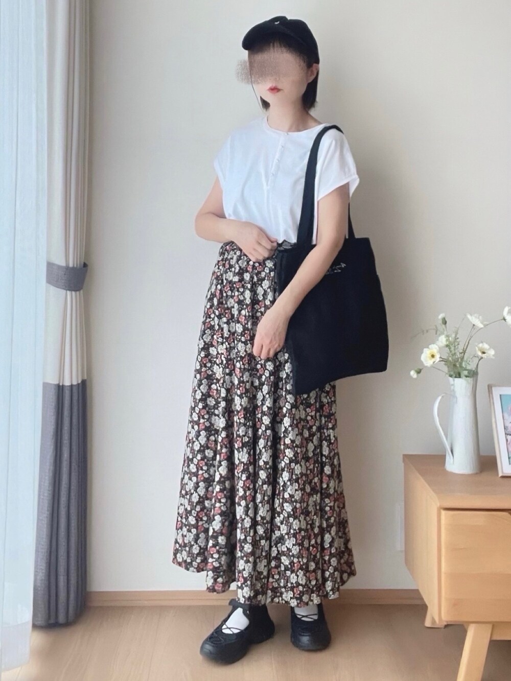 「ジーラ、GeeRA、プチプラコーデ、プチプラファッション、PR、フレンチスリーブ、大人可愛い」｜「GeeRAの綿100％2wayシルケットフレンチスリーブカットソー（Tシャツ/カットソー、ホワイト系）」を使った、hitomiさん（レディース・157cm）の夏コーディネートの3枚目の写真