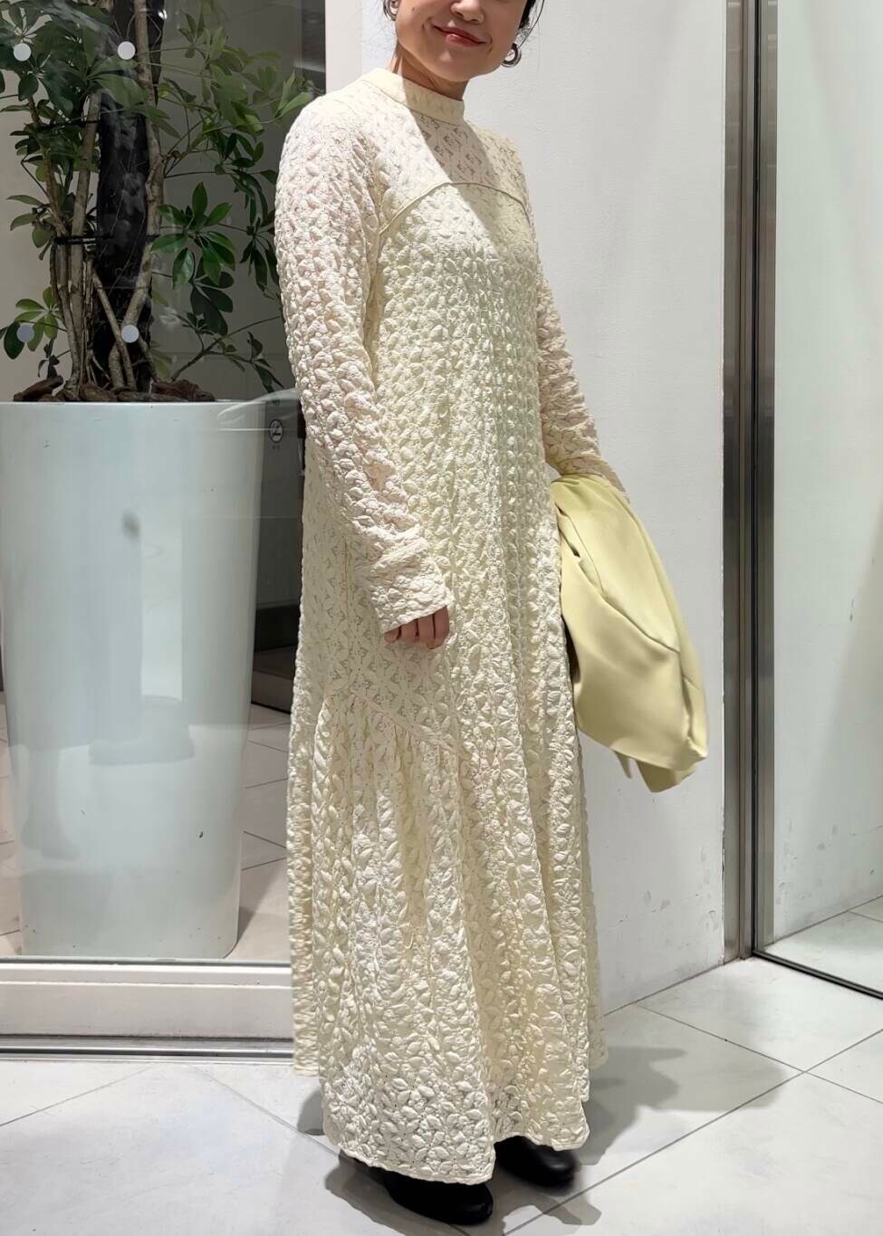 「ワンピース、ジャケット、ブーツ、ロングワンピース、KBF、レース、低身長、オケージョン、セレモニー、春スタイル、卒園、骨格ストレート、ショルダーバック、ストレート×低身長」｜「RODE SKOの『MADE IN JAPAN』EMELINA プレーンブーツ（ブーツ、ブラック系）」を使った、IMOKOさん（レディース・148cm）の冬コーディネートの4枚目の写真