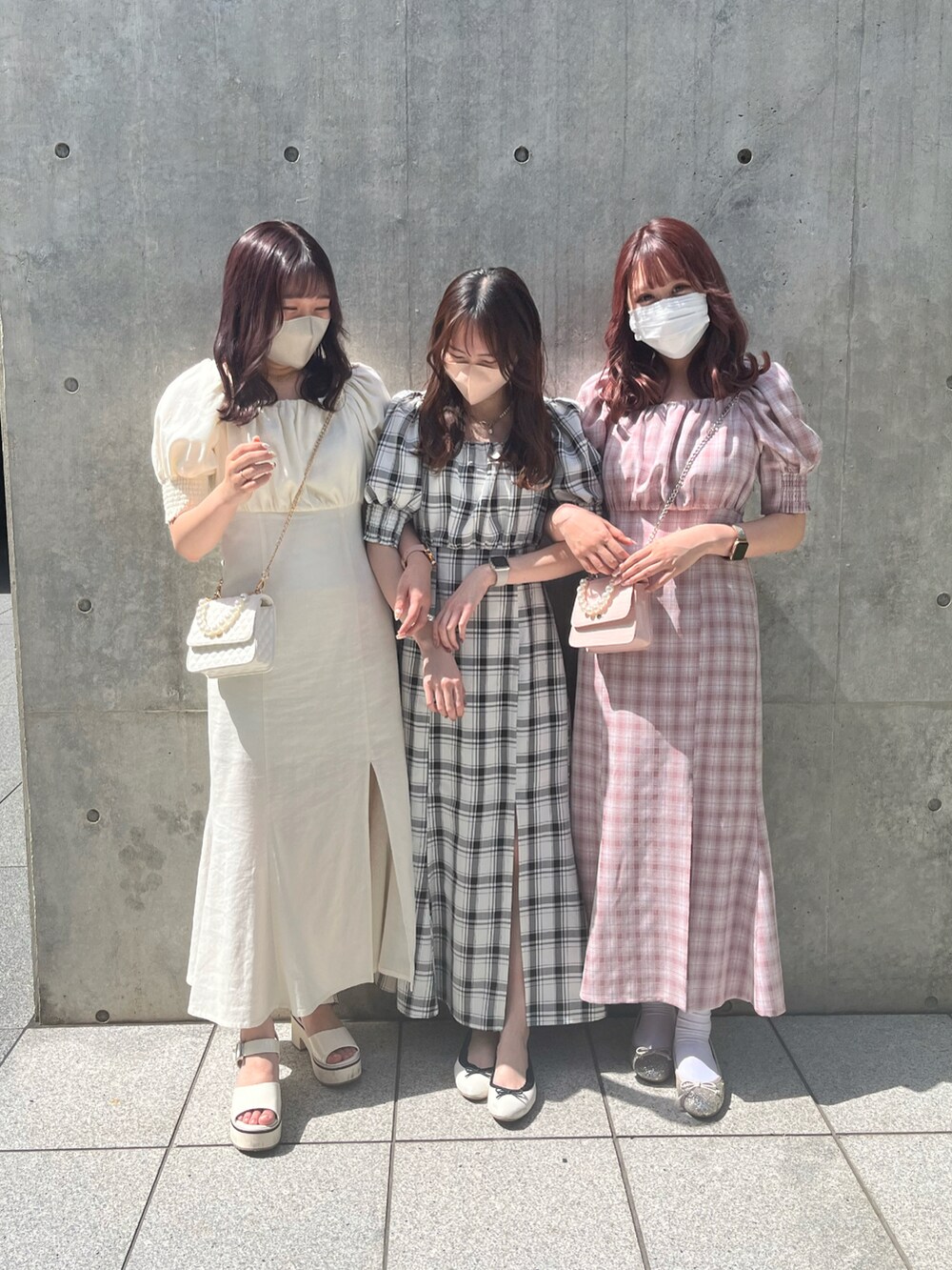 「春、春コーデ、大人コーデ、キレイめ、大人かわいい、高身長女子、高身長コーデ、ワンピース、ロングワンピース、ナイスクラップ、nice claup、シミラールック、お揃いコーデ」|「one after another NICE CLAUPの【ZOZO先行予約】リネンスリットカラーロングワンピース(ワンピース、ピンク系)」を使った、なぎなぎさん(レディース・164cm)の春コーディネートの2枚目の写真