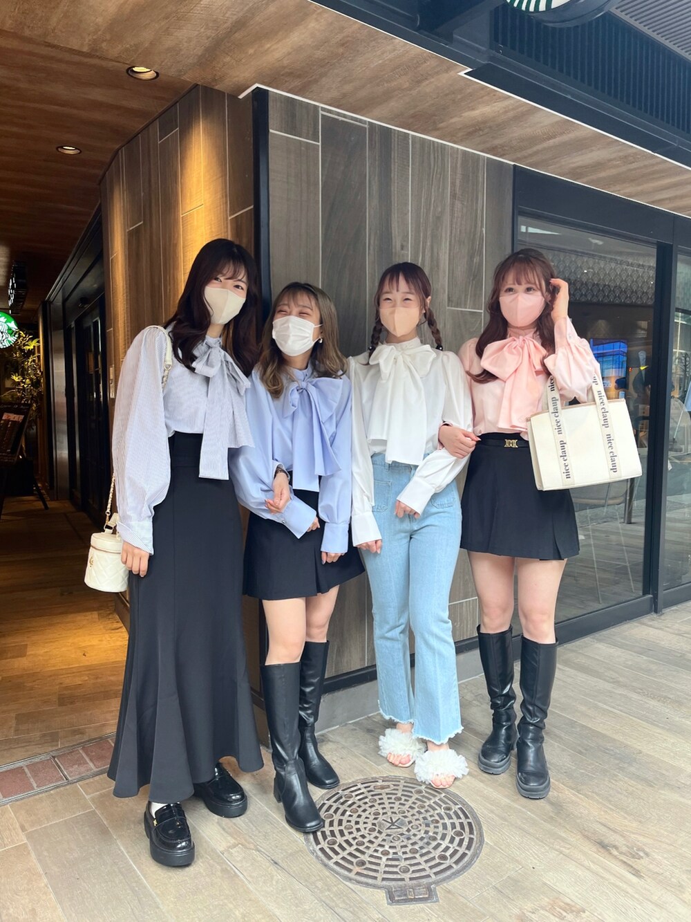 「春、春コーデ、大人かわいい、春カラー、大人ガーリー、ブラウス、ボウタイブラウス、ナイスクラップ、高身長女子、高身長コーデ、ミニスカート、ロングブーツ」|「one after another NICE CLAUPのヴィンテージガーリーなスタイリングに/刺繍ボウタイブラウス(シャツ/ブラウス、ピンク系)」を使った、なぎなぎさん(レディース・164cm)の春コーディネートの2枚目の写真