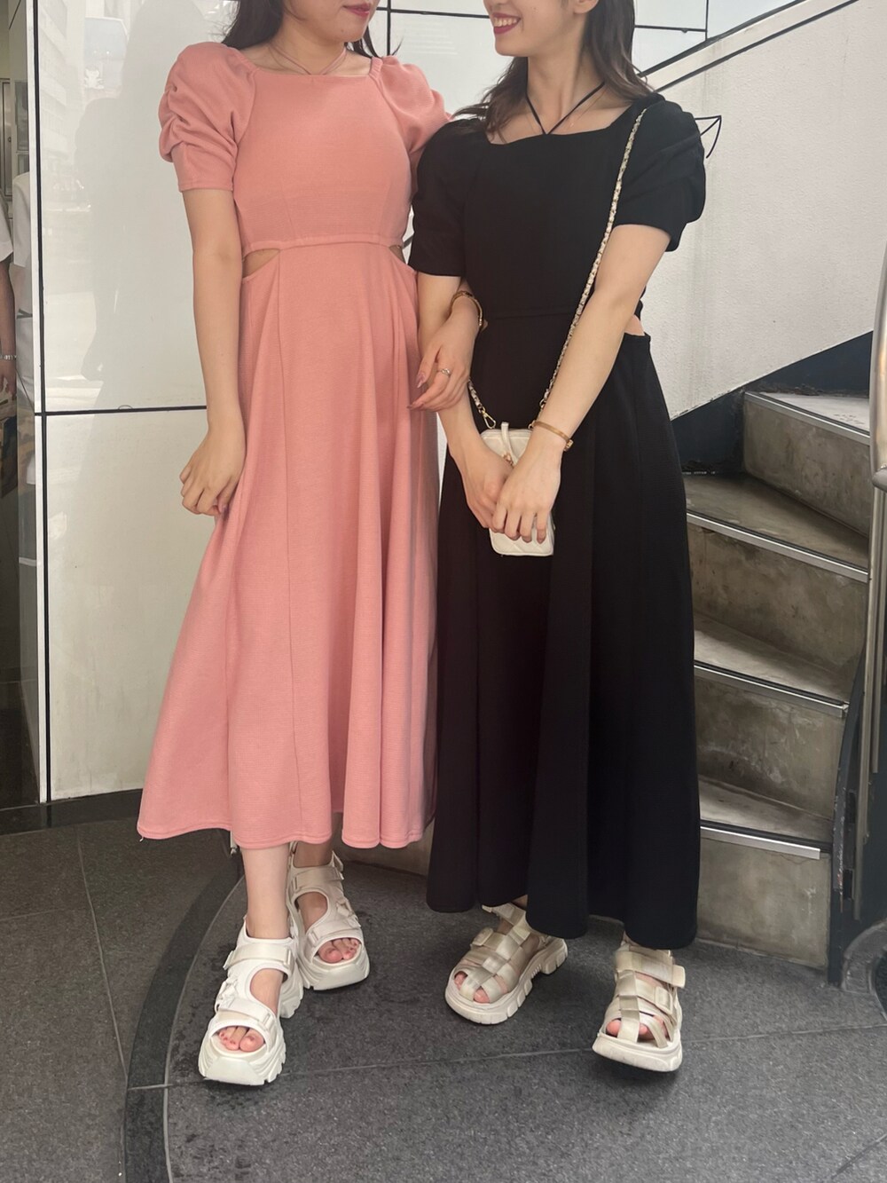 「大人カジュアル、初夏コーデ、夏コーデ、休日コーデ、オトナ女子、サンダル、ゆるコーデ、厚底サンダル、高身長女子、高身長コーデ、骨格ナチュラル、ナイスクラップ、nice claup、ロングワンピース、大人かわいい」｜「one after another NICE CLAUPのカップ付きワッフルロングワンピース（ワンピース、ピンク系）」を使った、なぎなぎさん（レディース・164cm）の夏コーディネートの2枚目の写真