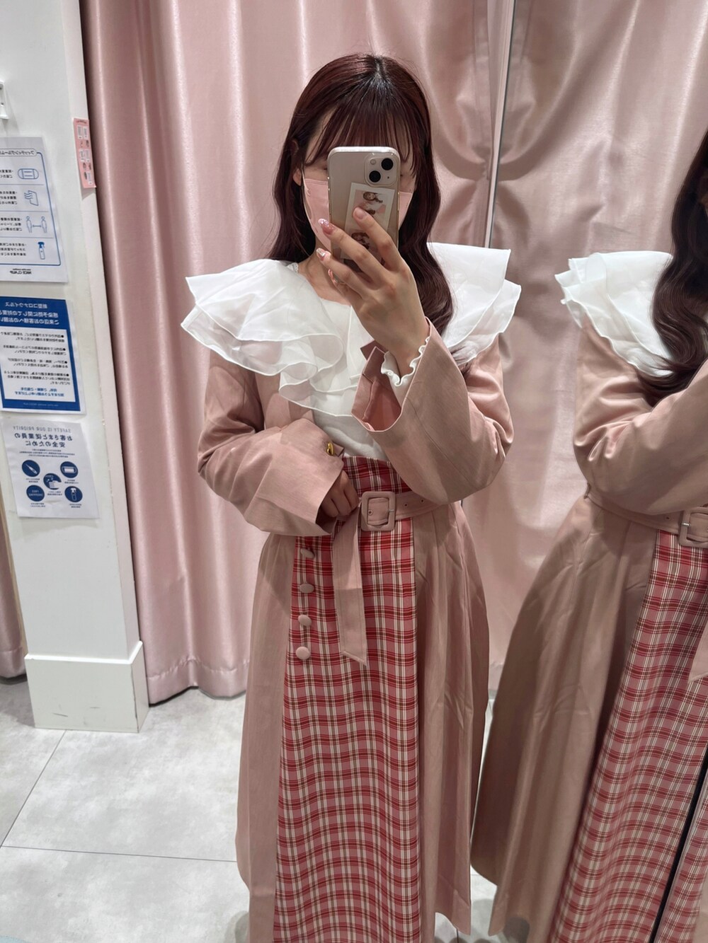 「春、オトナ女子、オトナカワイイ、キレイめコーデ、フェミニン、ピンクコーデ、ワントーンコーデ、ナイスクラップ、骨格ナチュラル、高身長女子、高身長コーデ、参戦服、ジャケット、ピンク、襟付きトップス」|「one after another NICE CLAUPの【スタッフ考案】ハートボタンショートジャケット(ノーカラージャケット、ピンク系)」を使った、なぎなぎさん(レディース・164cm)の春コーディネートの3枚目の写真